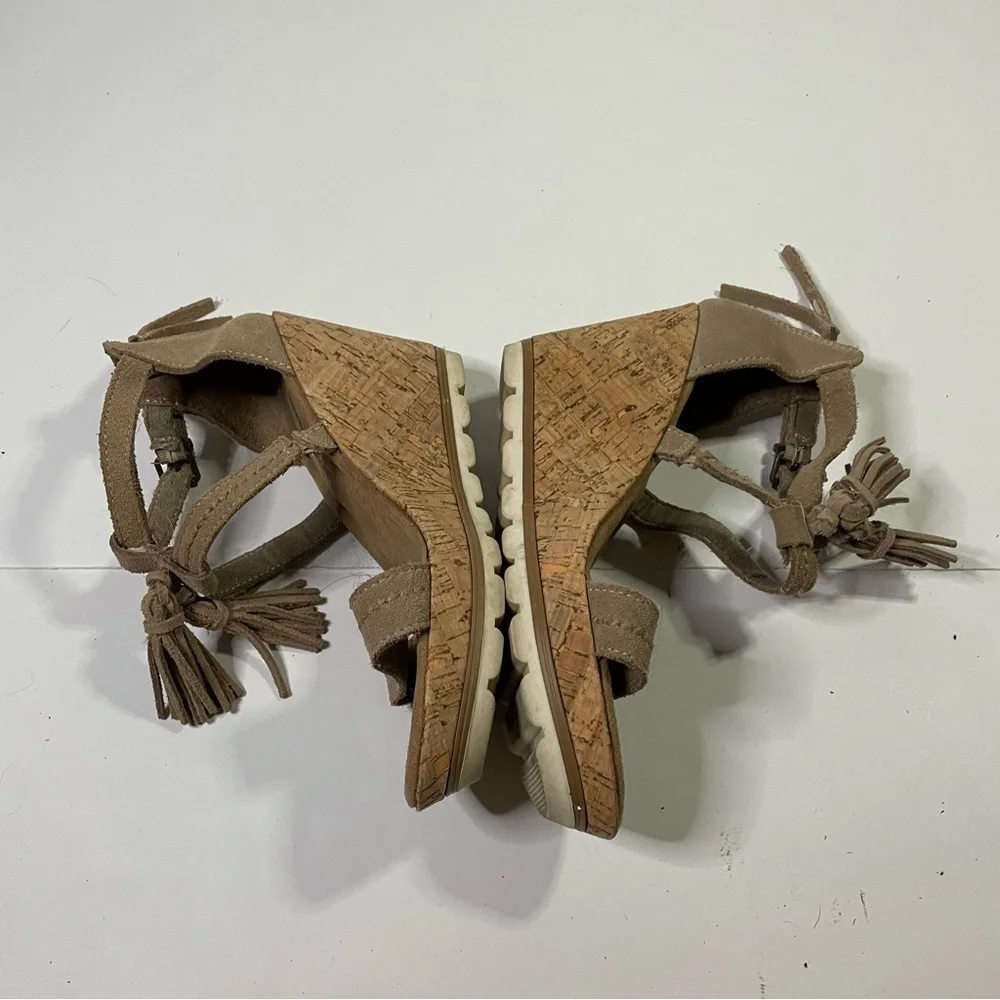 Minnetonka Boho Bohemian Casual Cork Wedge Sandal Shoes Size 8 Tassel Decoration